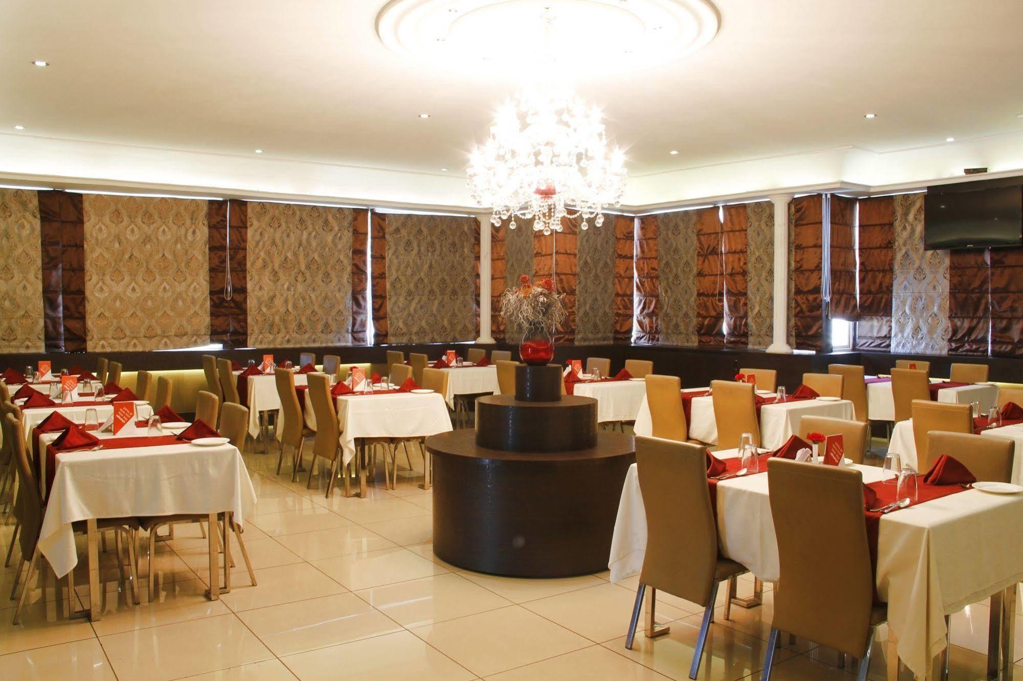 Hotel Genx Banjara Hill 1589 Hyderabad Exterior foto